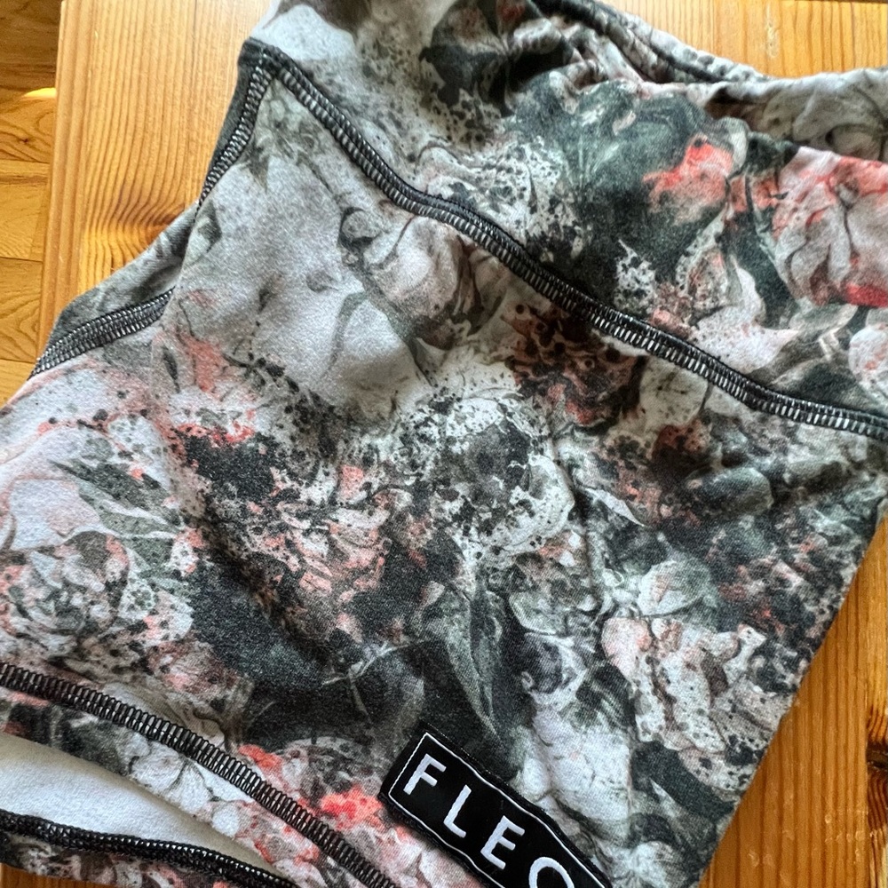 FLEO Shorts